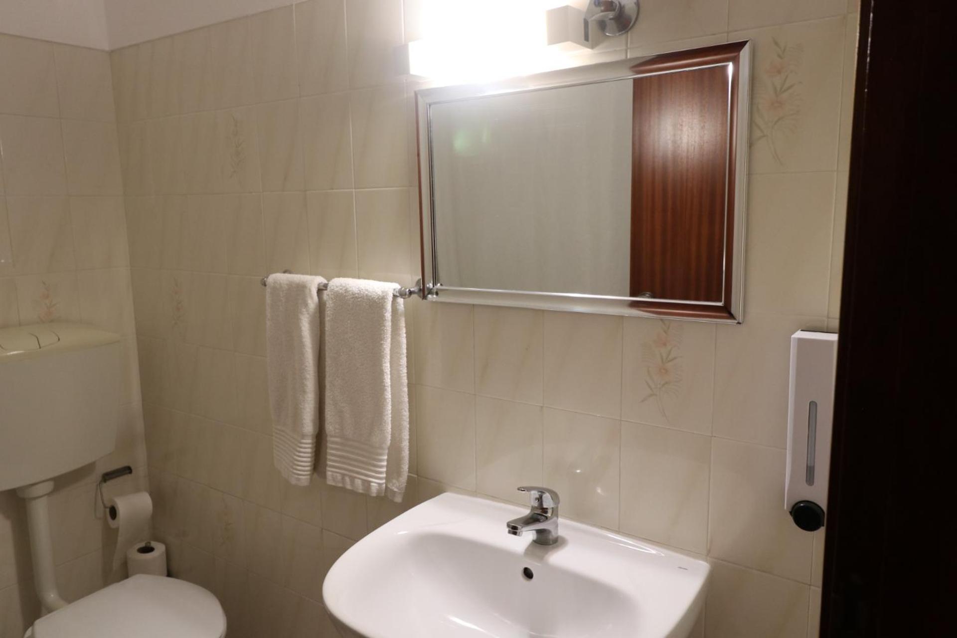 Residencial Miguel Jose Hotel Estremoz Exterior foto